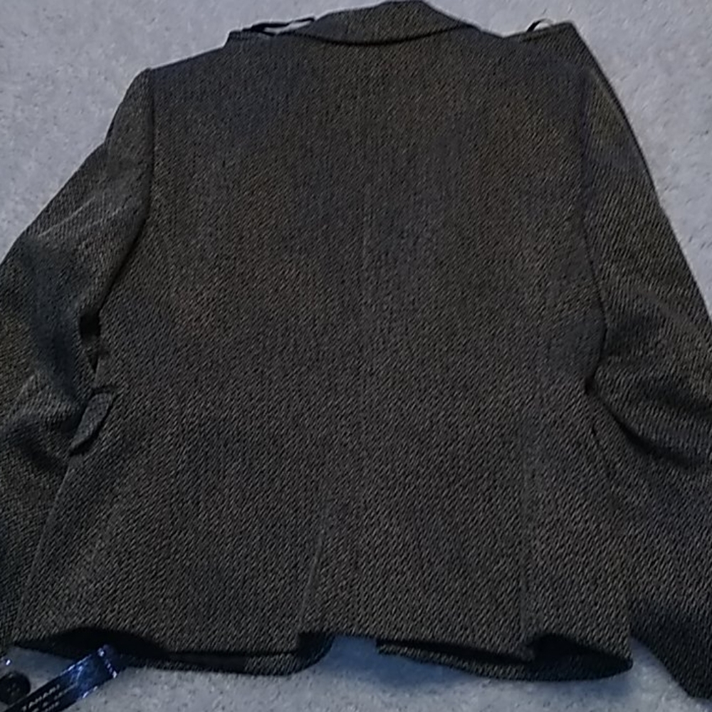 Tahari skirt and Blazer - Picture 9 of 16